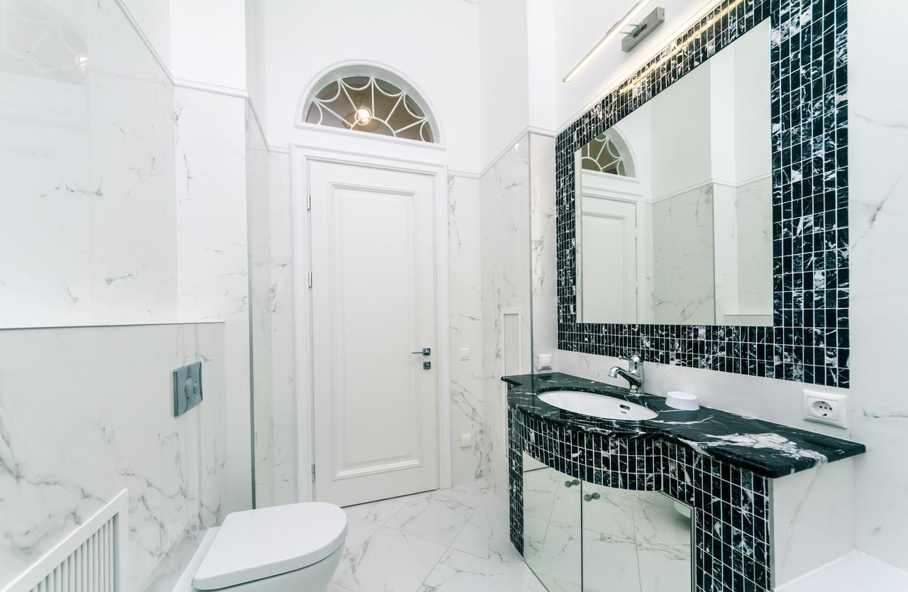 Vip Apartment Near Kreschatyk, 31А Pushkinska Street Kijev Kültér fotó
