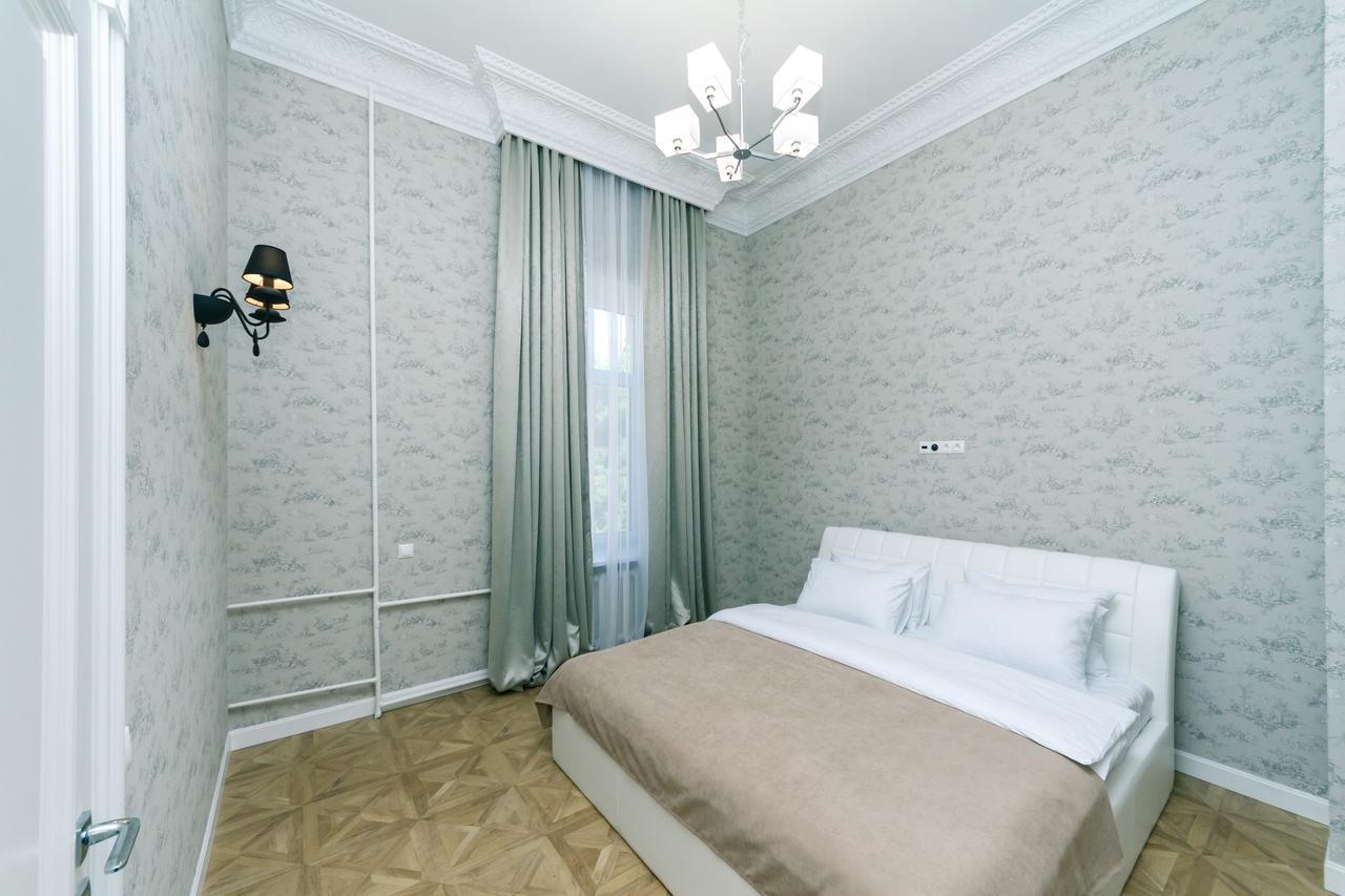 Vip Apartment Near Kreschatyk, 31А Pushkinska Street Kijev Kültér fotó