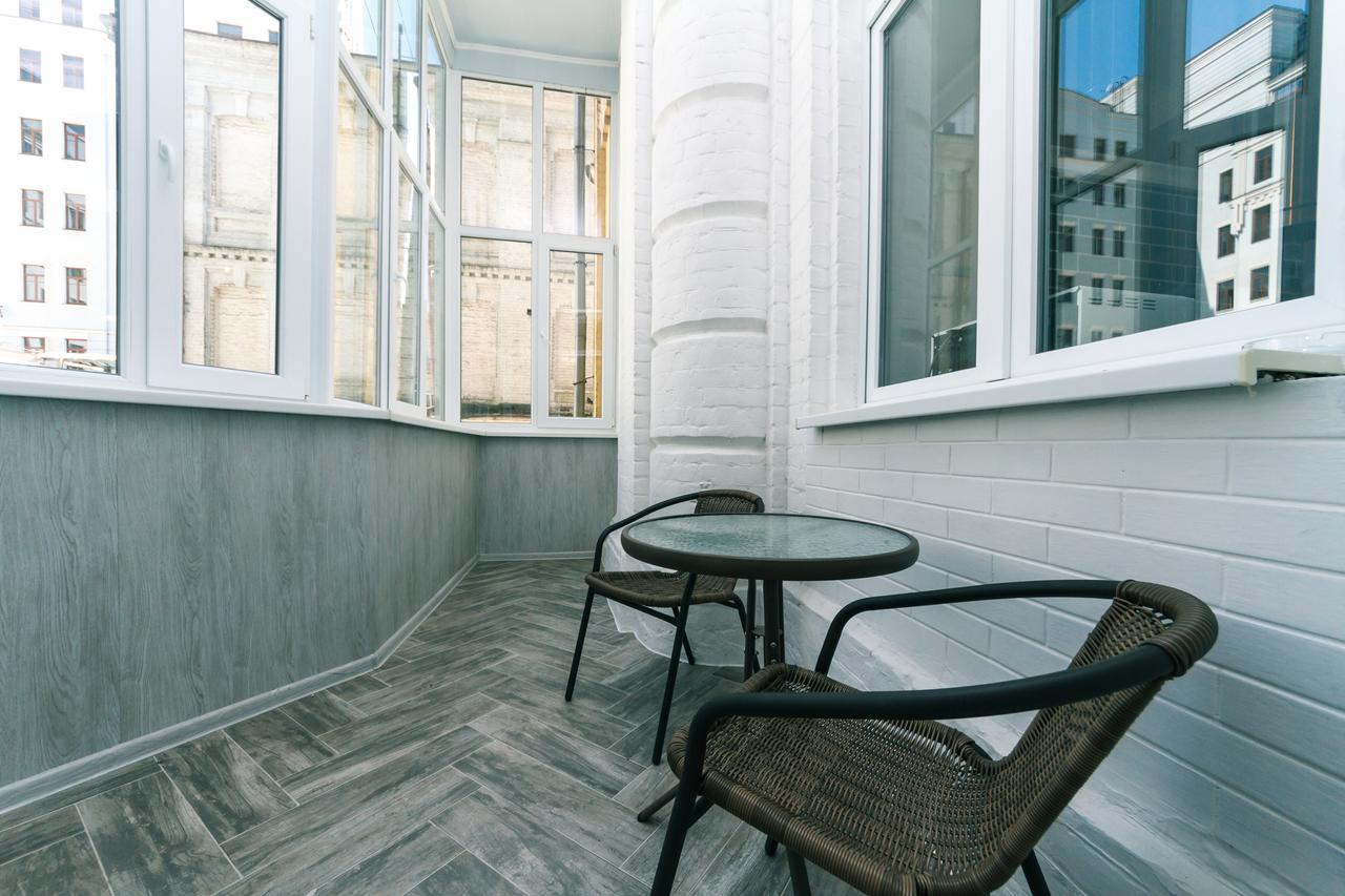 Vip Apartment Near Kreschatyk, 31А Pushkinska Street Kijev Kültér fotó